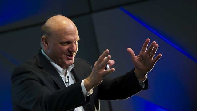 <p>
	Балмър може да стане новият собственик на&nbsp;&ldquo;Лос Анджелис Клипърс&rdquo;. <em>Снимка: Ройтерс</em></p>
