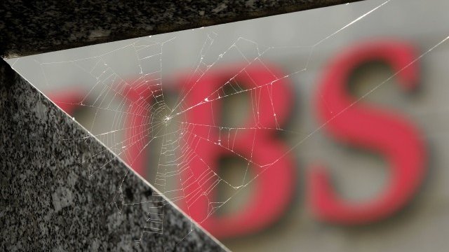 <p style="text-align: center; ">
	Проблемите пред UBS стават все повече. <em>Снимка: Ройтерс</em></p>
