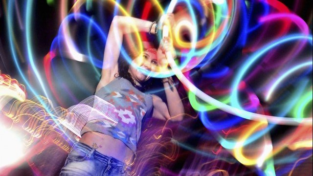 <p>
	Електронната денс музика е индустрия за 4,5 млрд. долара. <em>Снимка: Ройтерс</em></p>
