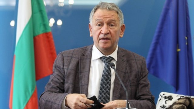 <p>
	Здравният министър Стойчо Кацаров. <em>Снимка: Димитър Кьосемарлиев, Investor Media Group</em></p>
