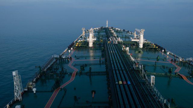Русия увеличава количествата петрол, доставяни по Северния морски път
