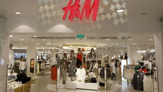 <p>
	H&amp;M има почти 300 магазина в САЩ. <em>Снимка: Ройтерс</em></p>
