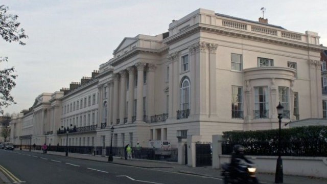 <p>
	One Cornwall Terrace в Лондон. <em>Снимка: Wikipedia</em></p>
