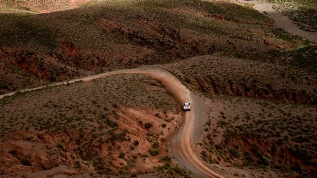 <p>
	Автомобил на&nbsp;Peugeot в Рали Дакар. Снимка: <em>Архив Ройтерс</em></p>
