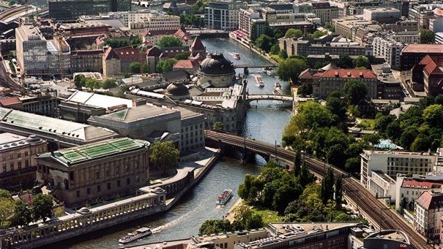 <p>
	Изглед към Берлин. <em>Снимка: sikorskimariusz. Лиценз: <a href="http://creativecommons.org/" target="_blank"><strong>Creative Commons</strong></a></em></p>
