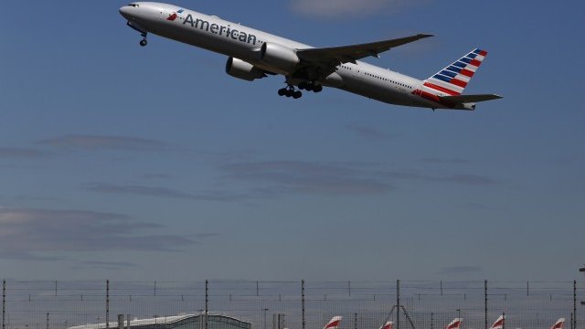 <p>
	Самолет на American Airlines. <em>Снимка: Ройтерс</em></p>
