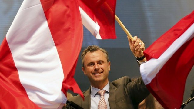 <p>
	Норберт Хофер. <em>Снимка: Ройтерс</em></p>
