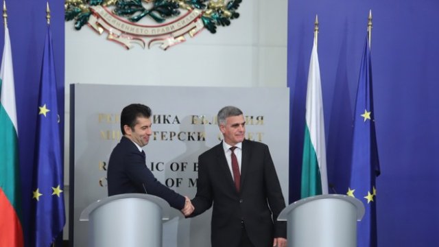 <p>
	<em>В Гранитна зала на Министерския съвет се състоя церемония по приемственост в изпълнителната власт.&nbsp;</em><em>Снимка: БГНЕС</em></p>
