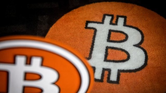 Биткойнът се възползва от листването на Coinbase