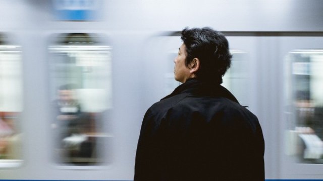 <p>
	<em>Снимка:&nbsp;<a href="https://unsplash.com/@amosbarzeev?utm_source=unsplash&amp;utm_medium=referral&amp;utm_content=creditCopyText">Amos Bar-Zee</a>/&nbsp;<a href="https://unsplash.com/s/photos/japan-man?utm_source=unsplash&amp;utm_medium=referral&amp;utm_content=creditCopyText">Unsplash</a></em></p>
