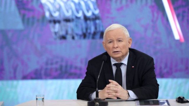 <p>
	Лидерът на управляващата партия на Полша &quot;Право и справедливост4 Ярослав Качински. <em>Снимка: EPA/WOJCIECH OLKUSNIK POLAND OUT</em></p>
