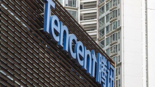 Какви са последиците от продажбата на част от дела на Tencent в Sea?