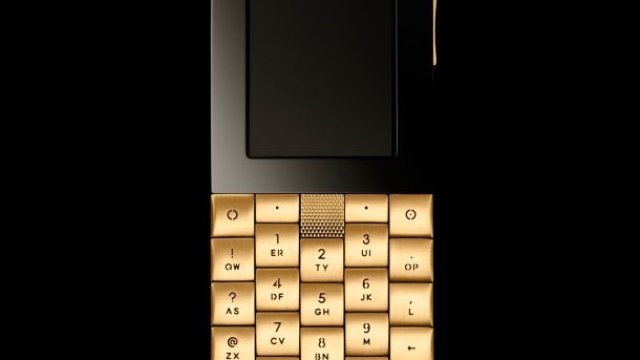 <p>
	42 000 евро ще струва златното устройство.<em> Снимка:&nbsp;&AElig;sir&nbsp;</em></p>
