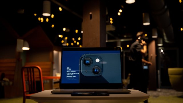 iPhone 13 на американската технологична компания Apple Inc. Снимка: Jonathan Cherry/Bloomberg