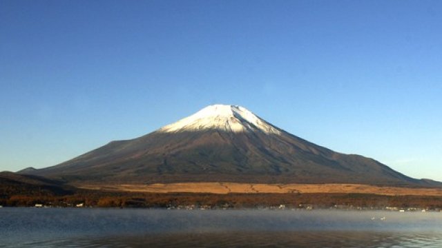 <p>
	Фуджи е един от символите на Япония.&nbsp;<em>Снимка: freeimages.com</em></p>
