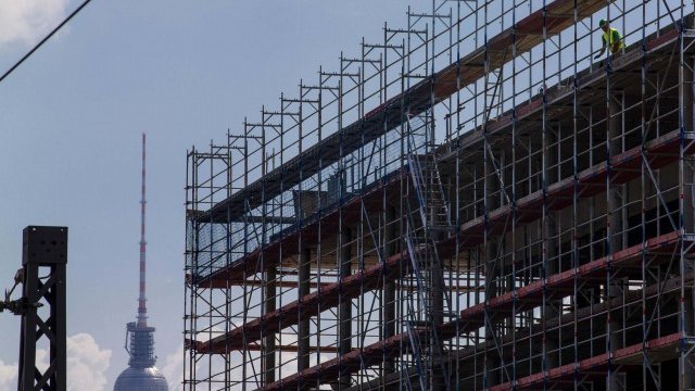 <p>
	Bundesbank: Строителната индустрия не успява да поддържа много високото си равнище от меката зима. <em>Снимка: Ройтерс</em></p>
