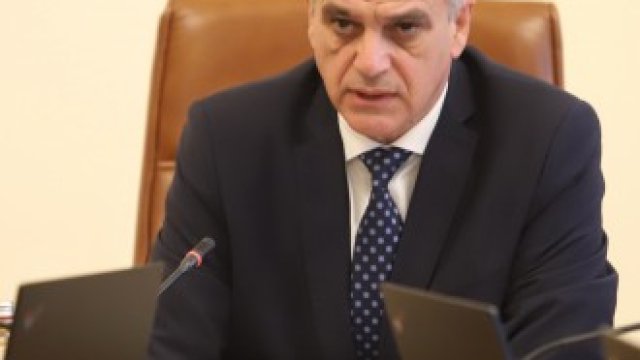 <p>
	Служебният премиер Стефан Янев.&nbsp;<em>Снимка: Боби Тошев, БГНЕС</em></p>
