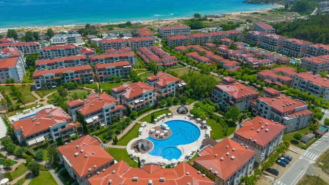 Снимка: Green Life Development &amp; Resorts