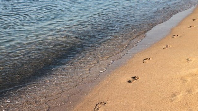 Само заповед на здравния министър ли спъва началото на туристическия сезон?