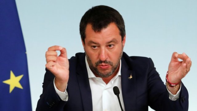 <p>
	Италианският вътрешен министър и вицепремиер Матео Салвини. <em>Снимка: Ройтерс</em></p>
