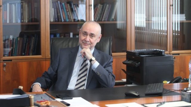 <p>
	Проф. д.ю.н. Борис Велчев<em>. Снимка: ВУЗФ</em></p>
