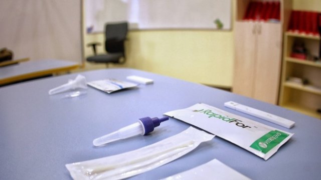<p>
	Така изглеждат щадящите тестове. <em>Снимки: Димитър Кьосемарлиев, Investor Media Group</em></p>
