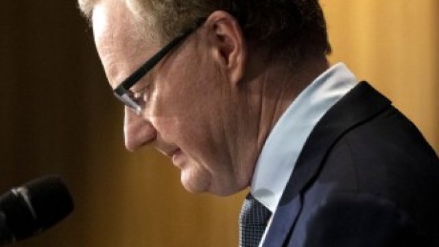 <p>
	Филип Лоу, управител на Австралийската централна банка. Снимка: Bloomberg</p>
