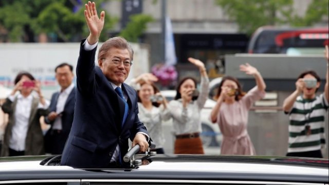 <p>
	Мун Дже-ин. <em>Снимка: Ройтерс</em></p>
