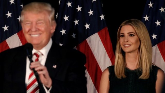 <p>
	Доналд Тръмп(ляво) и дъщеря му Иванка Тръмп. Снимка Ройтерс</p>
