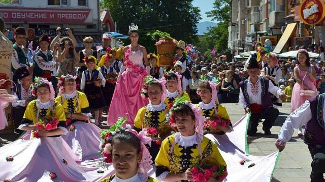 <p>
	Празник на розата в Карлово. <em>Снимка: Община Карлово</em></p>
