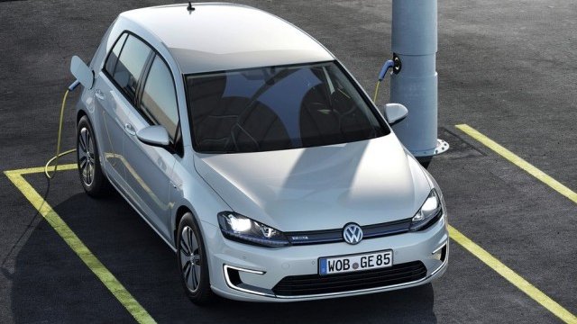 <p>
	e-Golf. <em>Снимка: Volkswagen </em></p>
