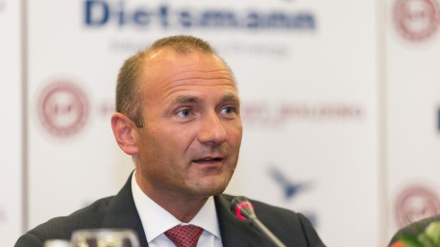 <p>
	Росен Христов <em>Снимка: Личен архив</em></p>
