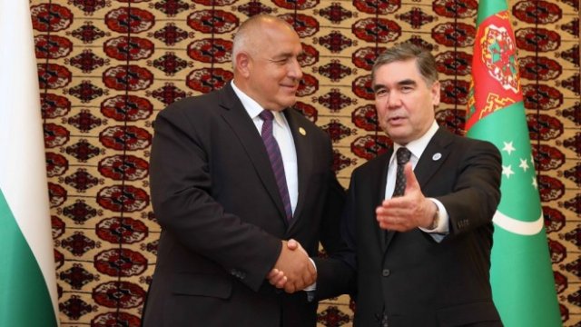 <p>
	Бойко Борисов се срещна с президента на Туркменистан Гурбангули Бердимухамедов. <em>Снимка: МС</em></p>
