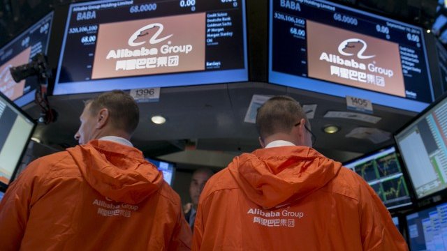 <p>
	Alibaba направи рекордно IPO през 2014 г. <em>Снимка: архив Ройтерс</em></p>
