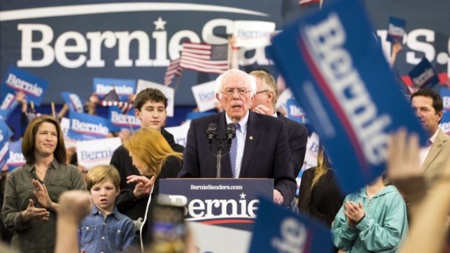 <p>
	Бърни Сандърс по време на кампанията си. <em>Снимка: Bloomberg</em></p>
