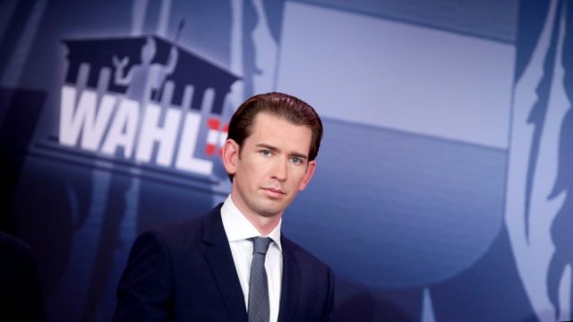 <p>
	Себастиан Курц вероятно отново ще е канцлер на Австрия, но с друг партньор. <em>Снимка: Ройтерс</em></p>
