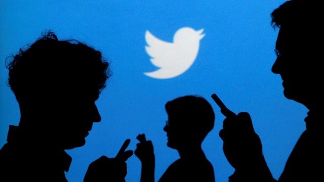 <p>
	Социалните медии не изместват традиционните, а ги предизвикват - да се реформират, да станат по-гъвкави и може би да се върнат към изначалното си предназначение. <em>Снимка: Ройтерс</em></p>
