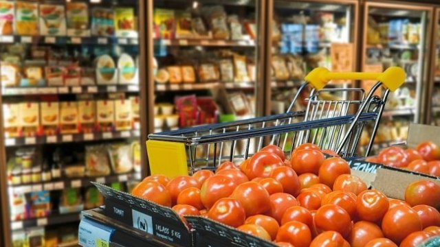 Търговията на дребно в България записа годишно увеличение през май