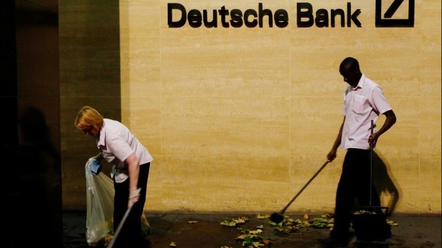 <p>
	Има предложения за стандартизиран метод за определяне на оперативния риск, тоест на вероятността да има законови проблеми като тези на Deutsche Bank например.&nbsp;<em>Снимка: Архив Ройтерс</em></p>
