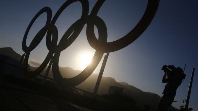 <p>
	Критиките към властите в Бразилия за качеството на строителните работи се засилват, особено за жилищата в олимпийското село.<em> Снимка: Ройтерс</em></p>
