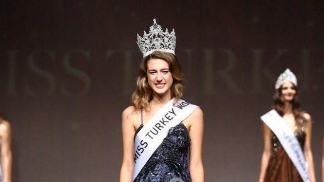 <p>
	Итир Есен. <em>Снимка: Twitter</em></p>
