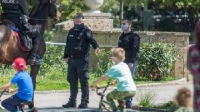 <div>
	Снимка: Димитър Кьосемарлиев, Investor.bg</div>
<div>
	&nbsp;</div>
<div>
	&nbsp;</div>
