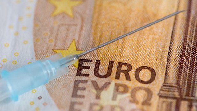 <p>
	Инвестициите в акции са по-добра инжекция от кредитите и субсидиите. <em>Снимка: Getty</em></p>
