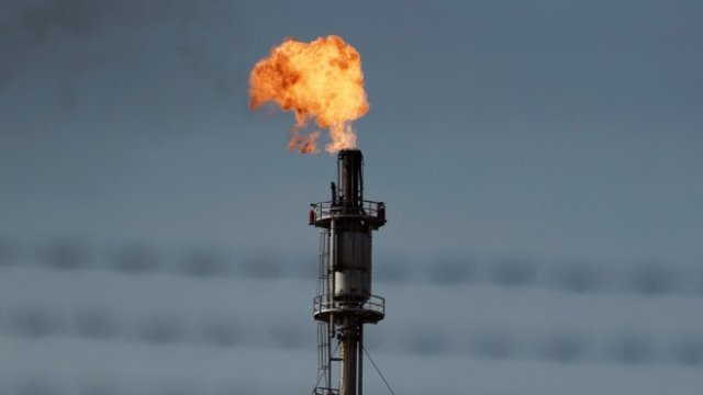 Къде и защо изгарят 6 млн. кубични метра газ?