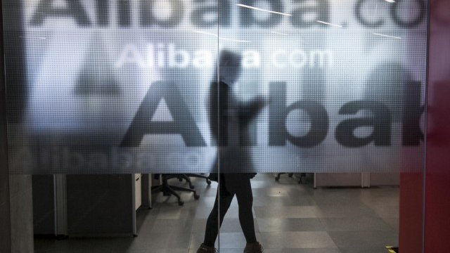 <p>
	Възможността инвеститори да осребрят по-рано акциите, преди да е започнала активната търговия, подчертава серията предизвикателства, пред които са поставени банкерите при търсенето на печелившата сделка. <em>Снимка: Ройтерс</em></p>
