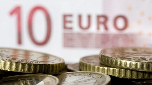 Еврото остава силно в краткосрочен план, в дългосрочен доларът ще е във възход