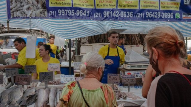 Цачев: Само икономическа рецесия може да спре инфлацията