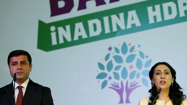 <p>
	Двамата съпредседатели на ДПН Селяхаттин Демирташ и Фиген Юксекдаг. <em>Снимка: архив Ройтерс</em></p>
