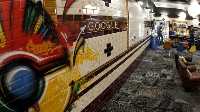 <p>
	Подразделението на Google в Цюрих. <em>Снимка: Ройтерс</em></p>
