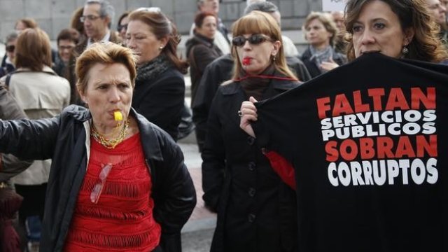 <p>
	Недоволството срещу корупцията расте. <em>Снимка: Ройтерс</em></p>
